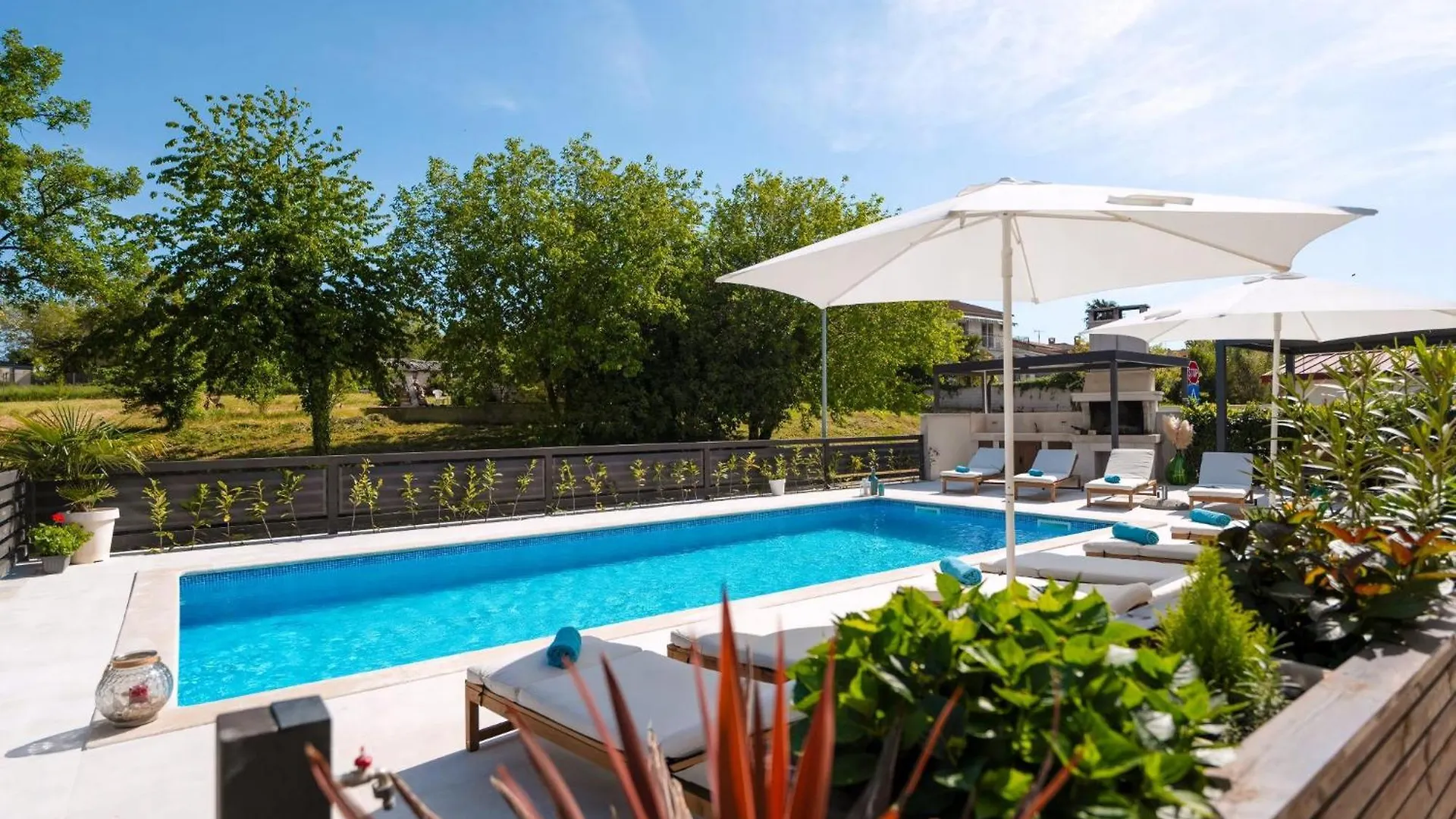 Ferienwohnung Mala 3 Mit Pool Und Whirlpool Funtana Croatia