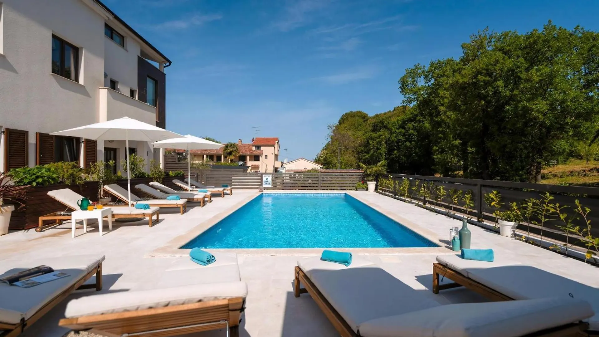 Ferienwohnung Mala 3 Mit Pool Und Whirlpool Funtana Apartment
