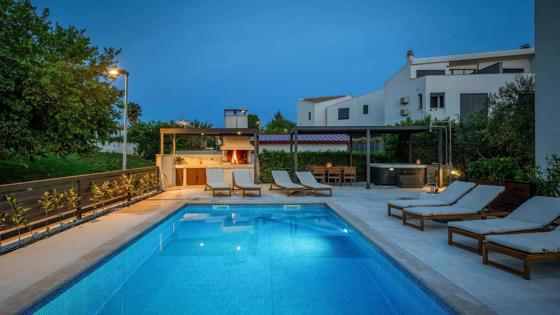 Ferienwohnung Mala 3 Mit Pool Und Whirlpool Funtana